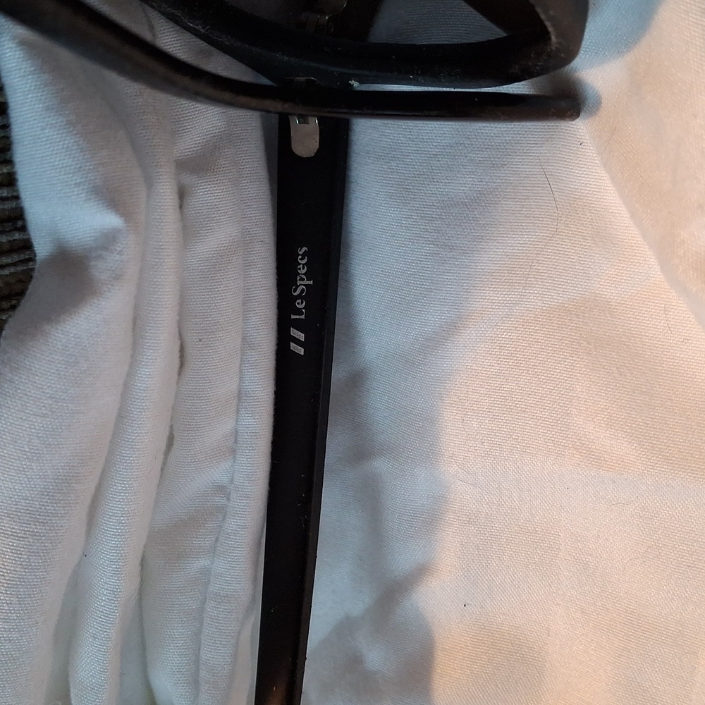 Le Specs Sunglasses - Picture 5 of 7